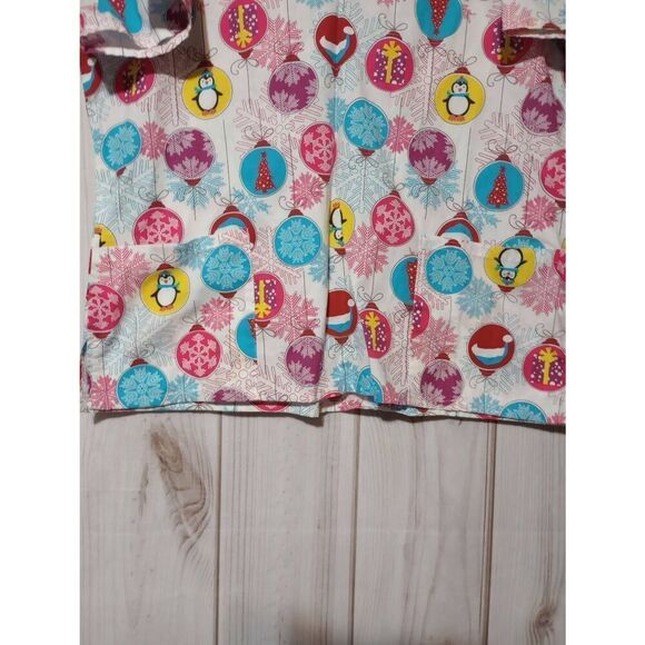 Scrub Studio Scrub Top Ladies Extra Large Christmas Penguin Snowflake - Picture 4 of 6